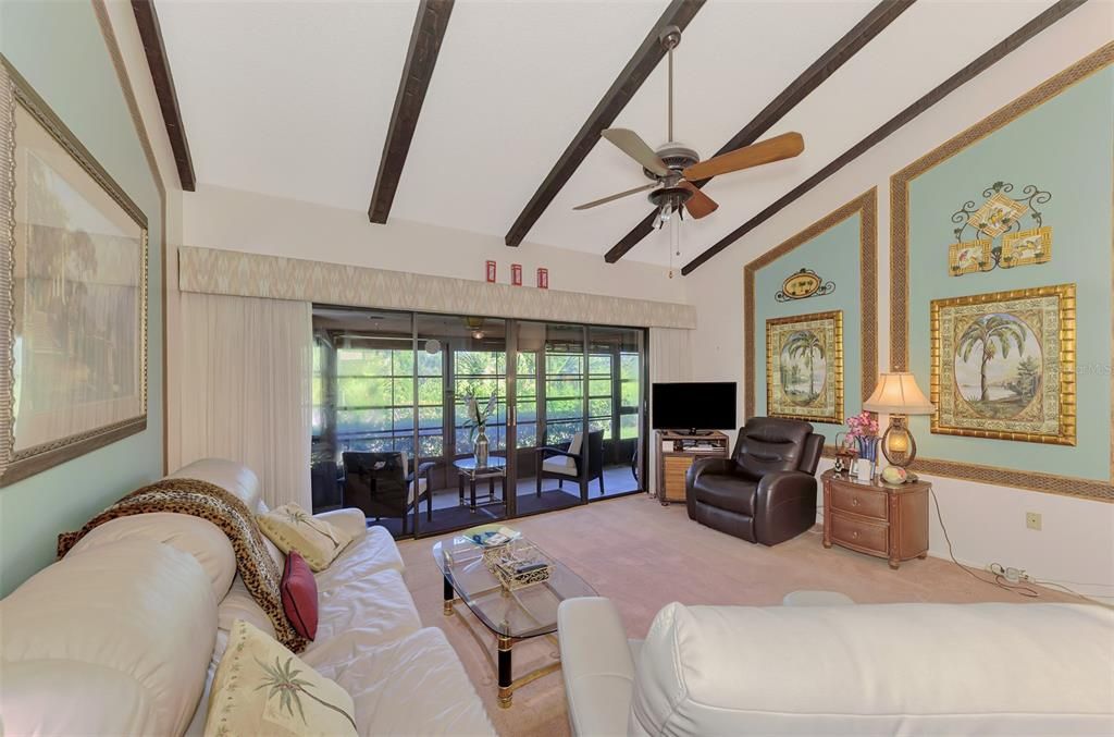 For Sale: $249,900 (2 beds, 2 baths, 1374 Square Feet)