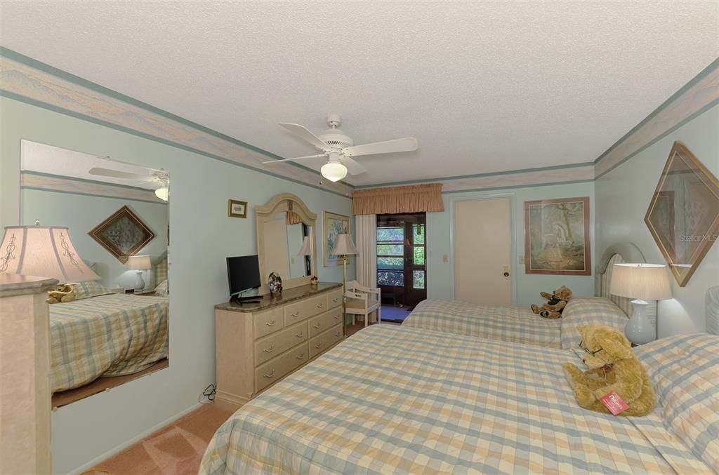 For Sale: $249,900 (2 beds, 2 baths, 1374 Square Feet)