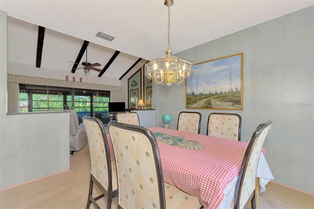 For Sale: $249,900 (2 beds, 2 baths, 1374 Square Feet)