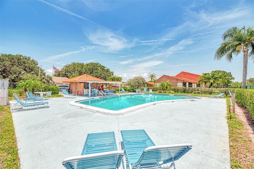 For Sale: $249,900 (2 beds, 2 baths, 1374 Square Feet)