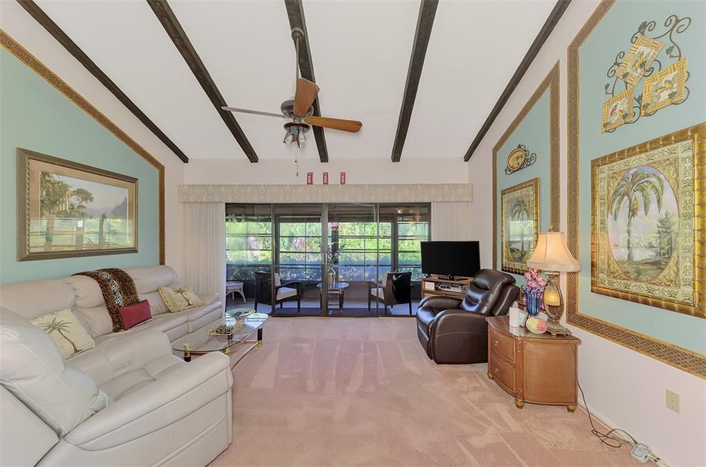 For Sale: $249,900 (2 beds, 2 baths, 1374 Square Feet)