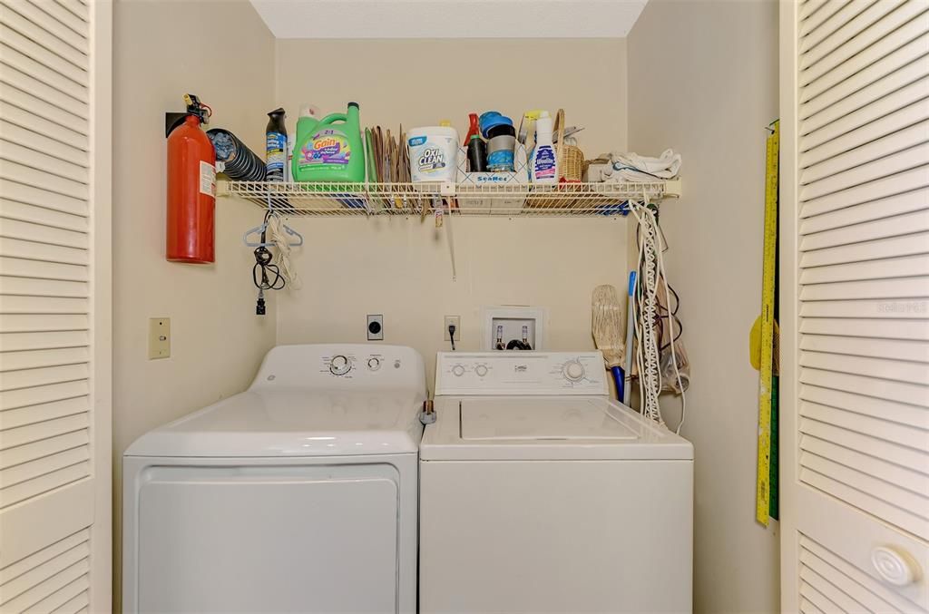 For Sale: $249,900 (2 beds, 2 baths, 1374 Square Feet)