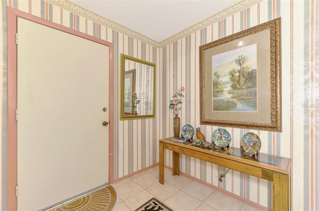 For Sale: $249,900 (2 beds, 2 baths, 1374 Square Feet)