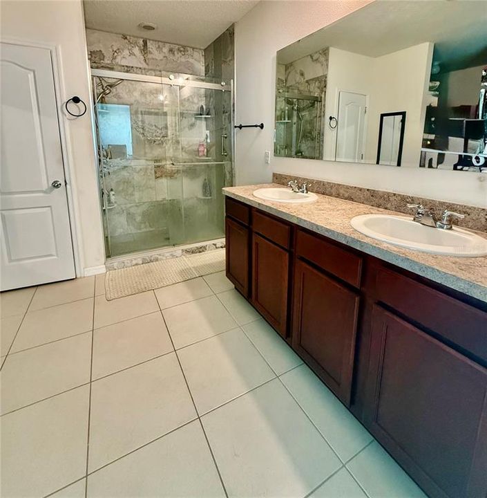 En Venta: $304,995 (3 camas, 2 baños, 1756 Pies cuadrados)