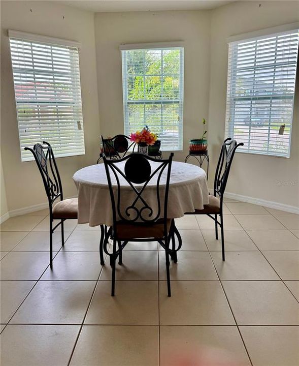En Venta: $304,995 (3 camas, 2 baños, 1756 Pies cuadrados)