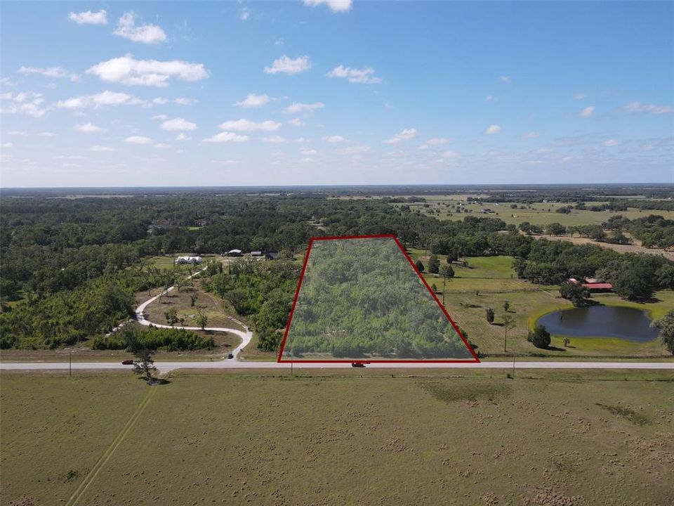 待售: $399,999 (9.60 acres)