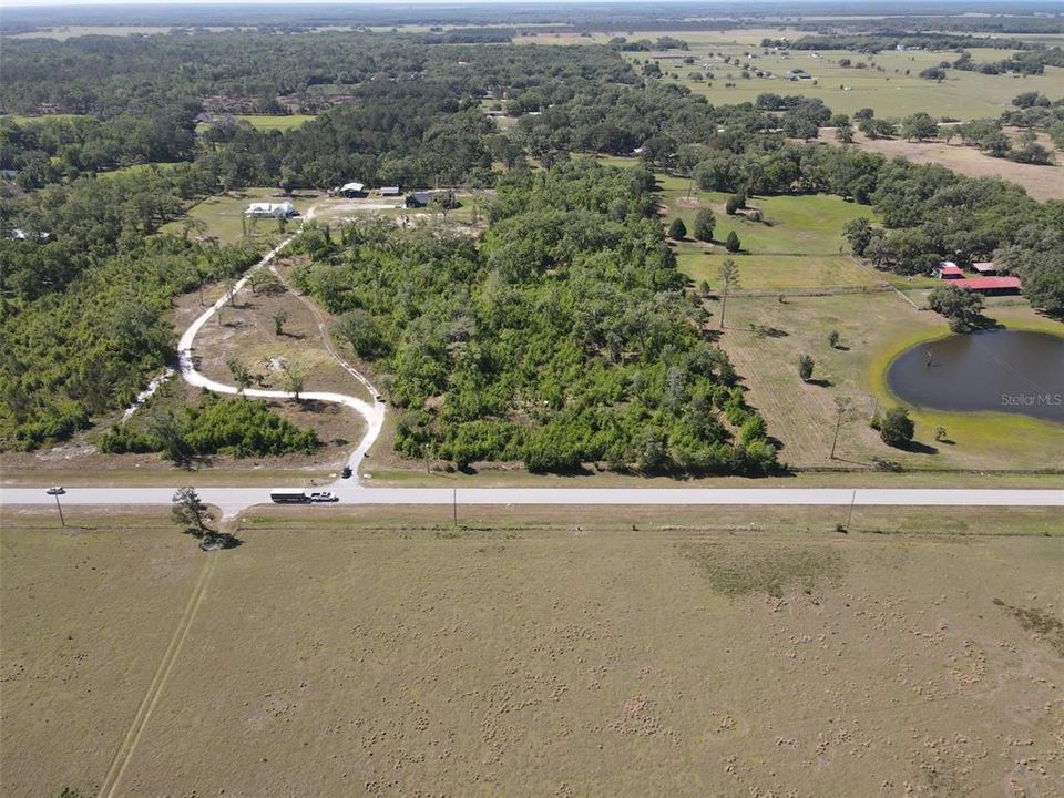 待售: $399,999 (9.60 acres)