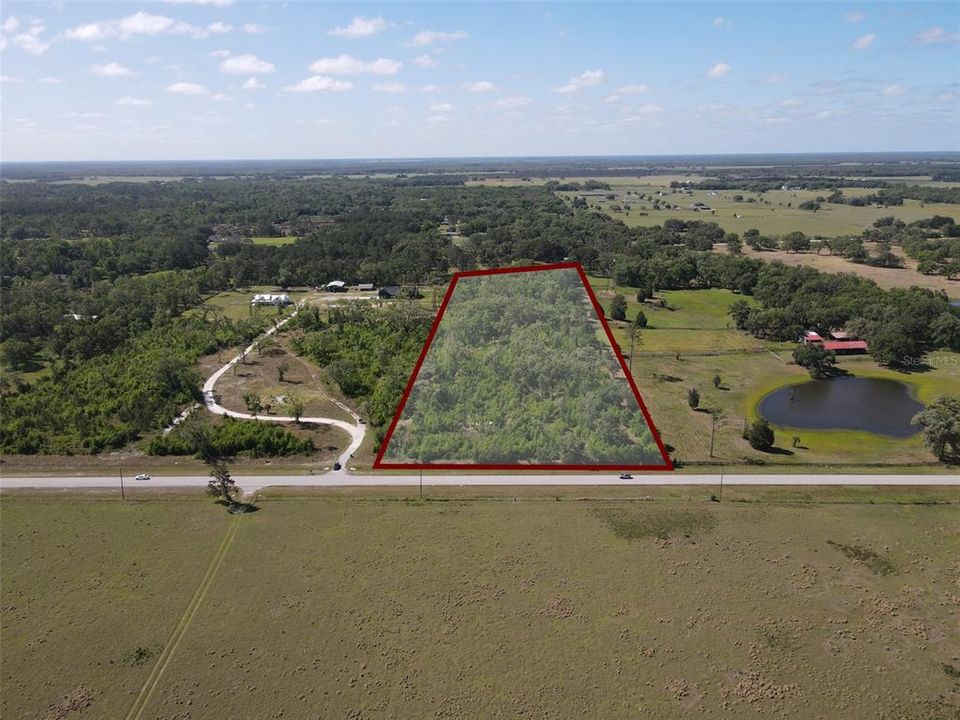 待售: $399,999 (9.60 acres)