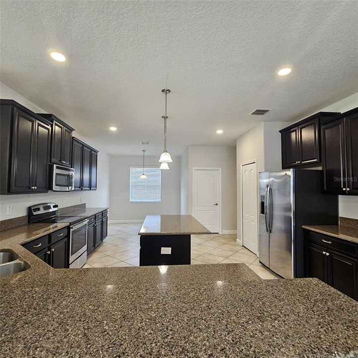 For Rent: $2,900 (4 beds, 3 baths, 2293 Square Feet)