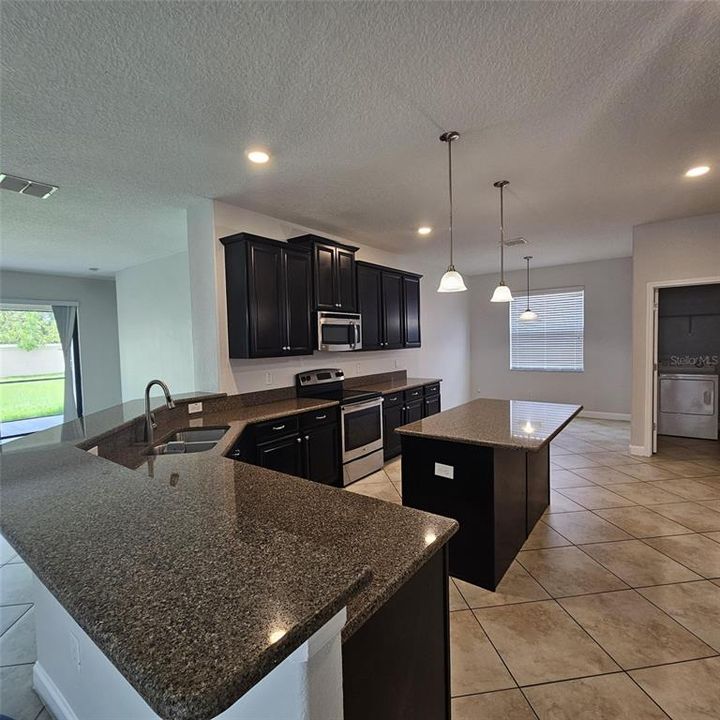 For Rent: $2,900 (4 beds, 3 baths, 2293 Square Feet)