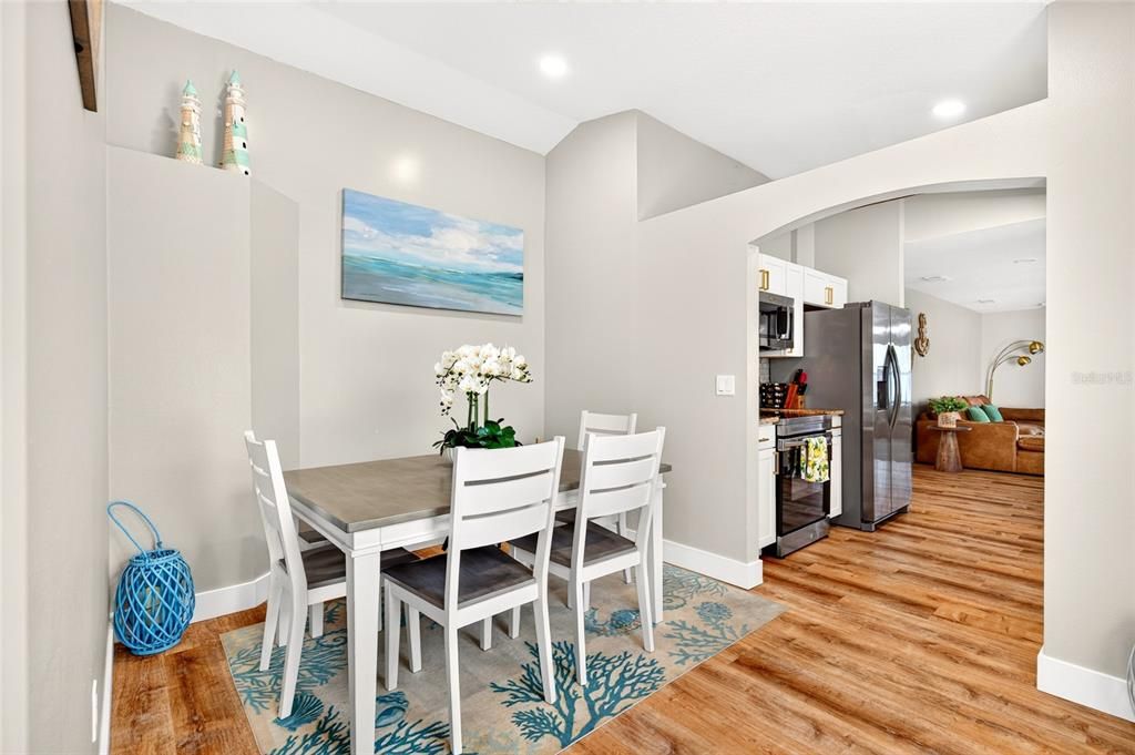En Venta: $415,000 (4 camas, 2 baños, 1624 Pies cuadrados)
