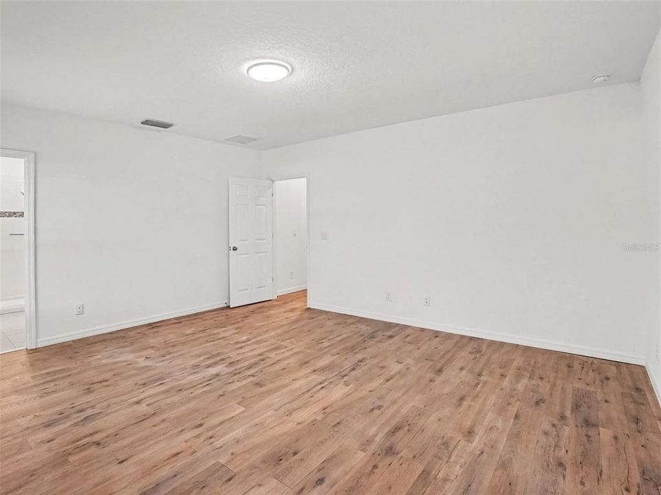 For Sale: $415,000 (4 beds, 3 baths, 2126 Square Feet)