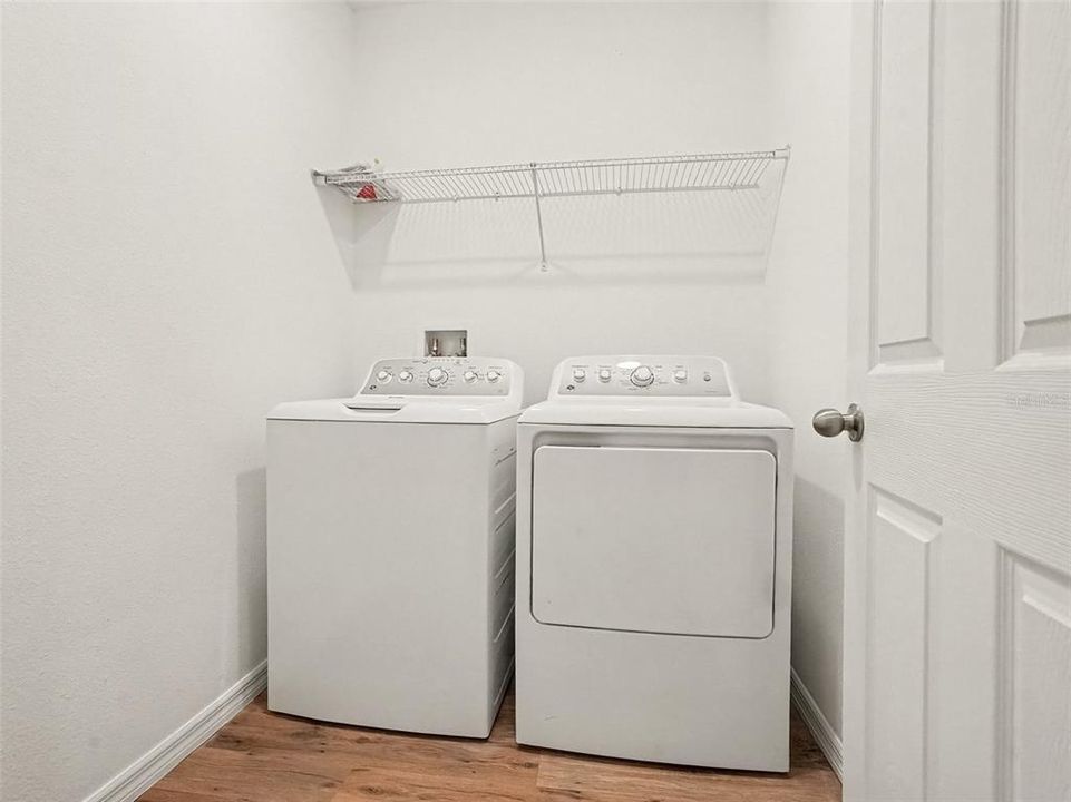 For Sale: $415,000 (4 beds, 3 baths, 2126 Square Feet)
