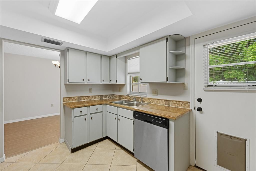 For Sale: $550,000 (0 beds, 0 baths, 1570 Square Feet)