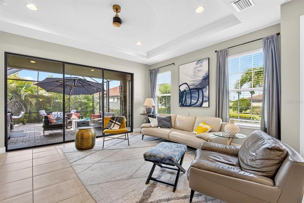 For Sale: $375,000 (2 beds, 2 baths, 1582 Square Feet)