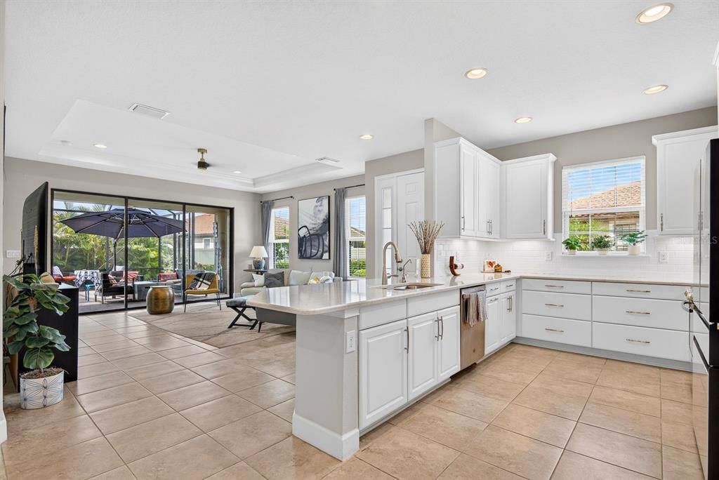 For Sale: $375,000 (2 beds, 2 baths, 1582 Square Feet)