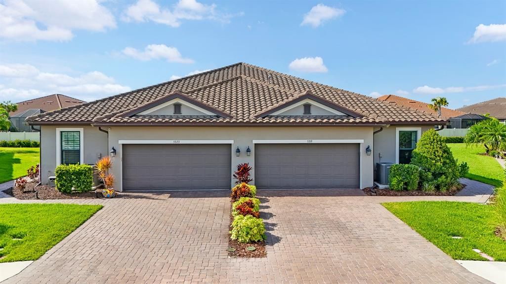 For Sale: $375,000 (2 beds, 2 baths, 1582 Square Feet)