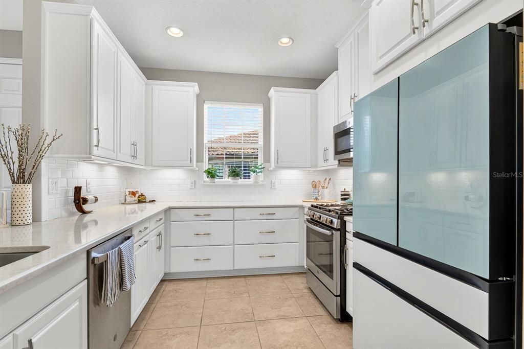 For Sale: $375,000 (2 beds, 2 baths, 1582 Square Feet)