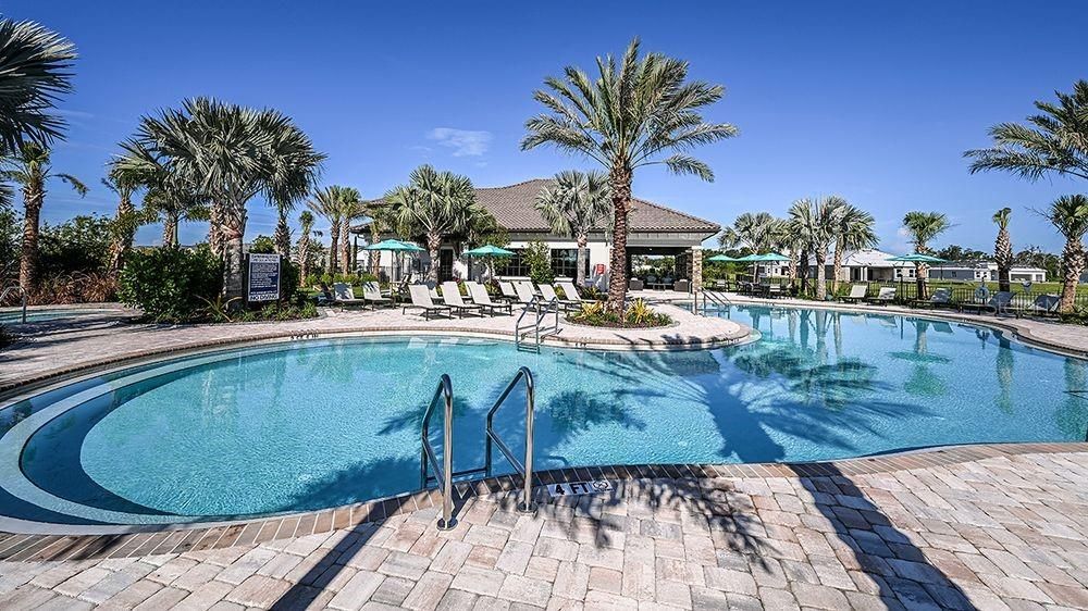 For Sale: $375,000 (2 beds, 2 baths, 1582 Square Feet)