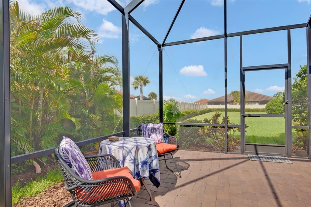 For Sale: $375,000 (2 beds, 2 baths, 1582 Square Feet)