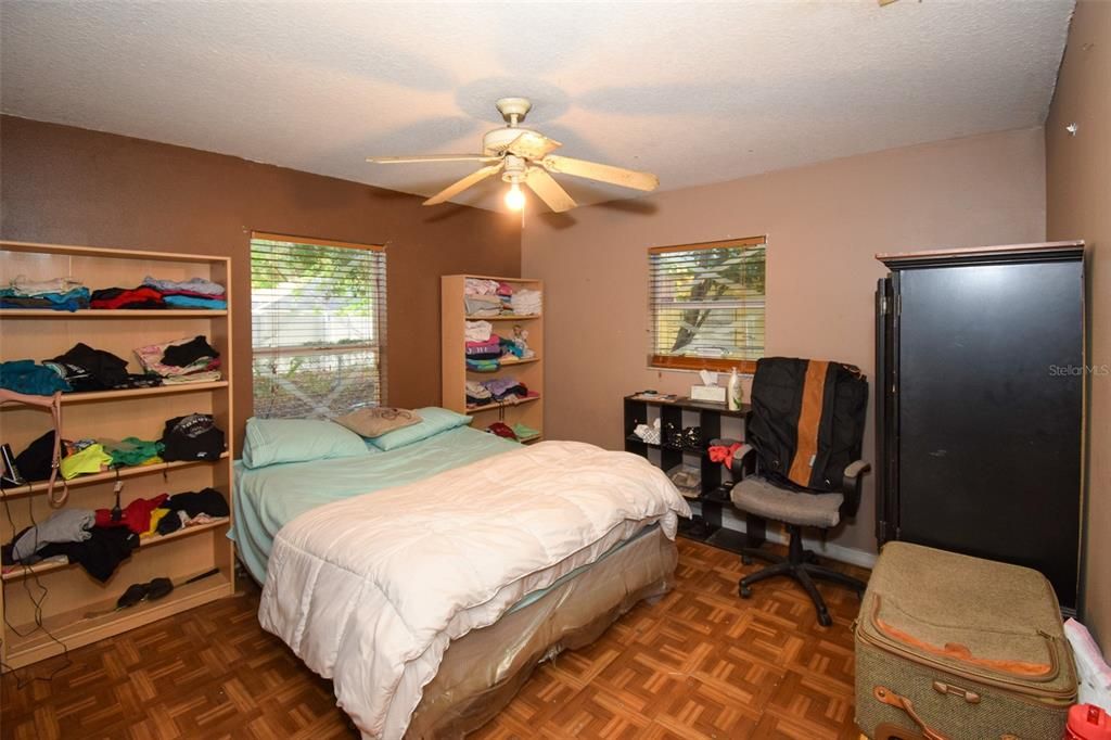 Active With Contract: $249,900 (3 beds, 2 baths, 1140 Square Feet)