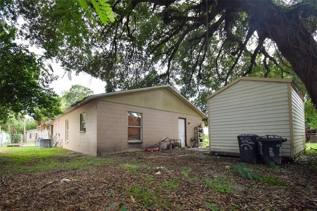 Active With Contract: $249,900 (3 beds, 2 baths, 1140 Square Feet)