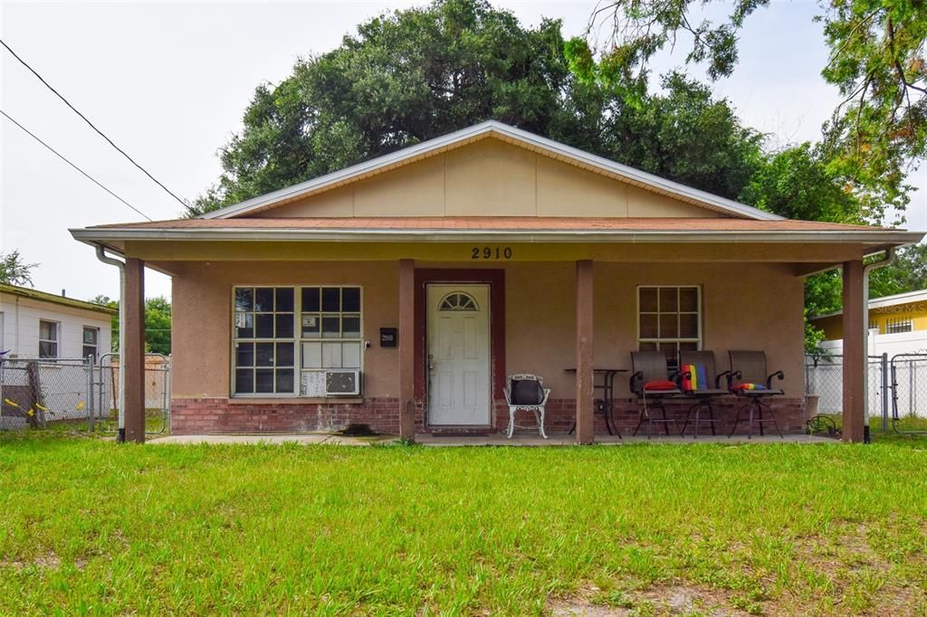 Active With Contract: $249,900 (3 beds, 2 baths, 1140 Square Feet)