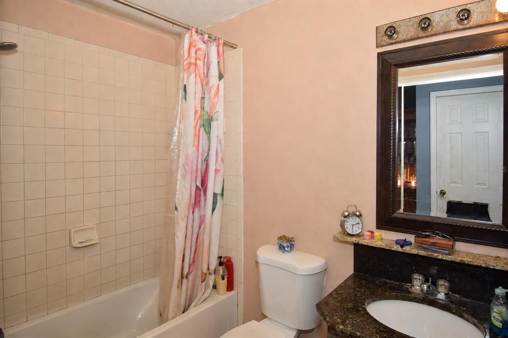 Active With Contract: $249,900 (3 beds, 2 baths, 1140 Square Feet)