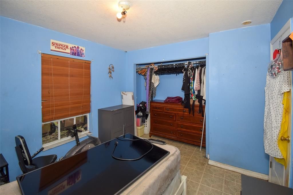 Active With Contract: $249,900 (3 beds, 2 baths, 1140 Square Feet)