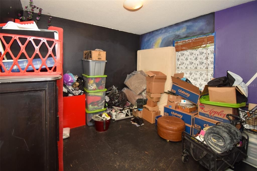 Active With Contract: $249,900 (3 beds, 2 baths, 1140 Square Feet)