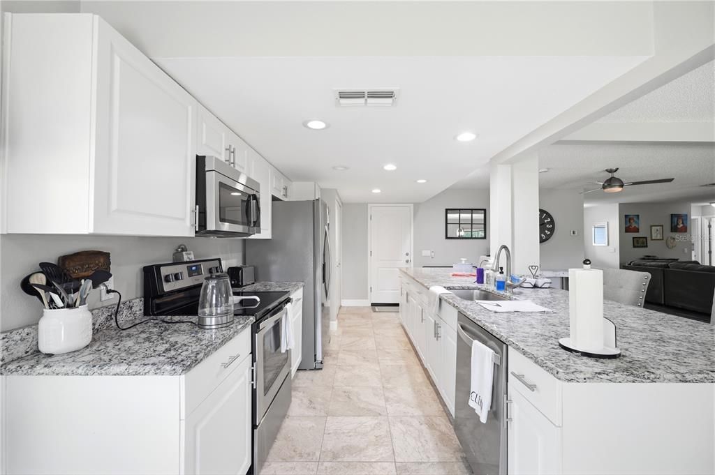 En Venta: $330,000 (3 camas, 2 baños, 1646 Pies cuadrados)
