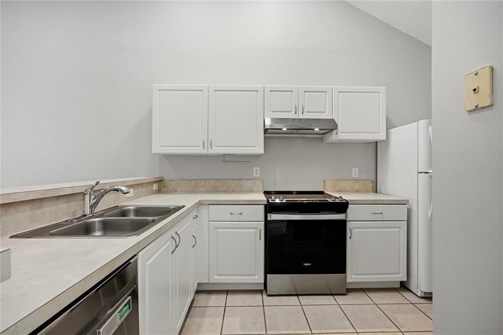 For Rent: $1,800 (3 beds, 2 baths, 1650 Square Feet)