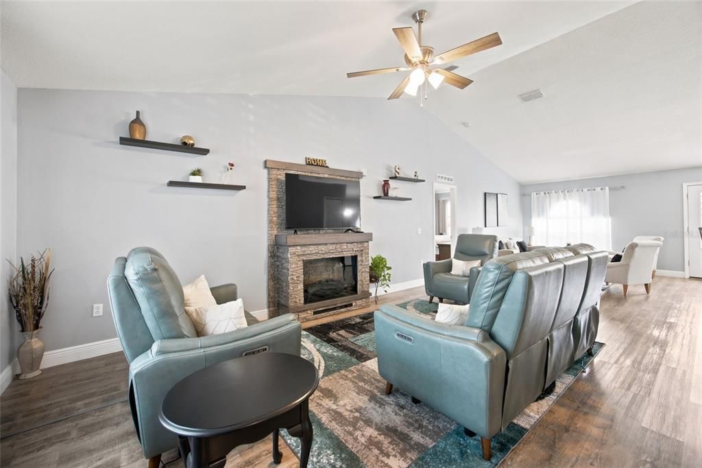 Active With Contract: $439,900 (4 beds, 2 baths, 2238 Square Feet)