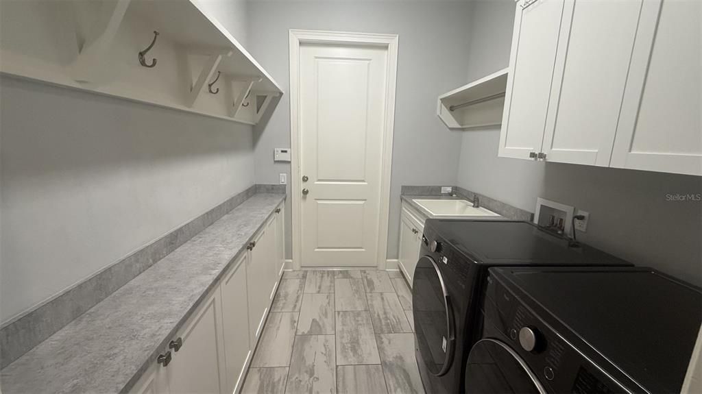 В аренду: $4,100 (4 спален, 3 ванн, 2607 Квадратных фут)