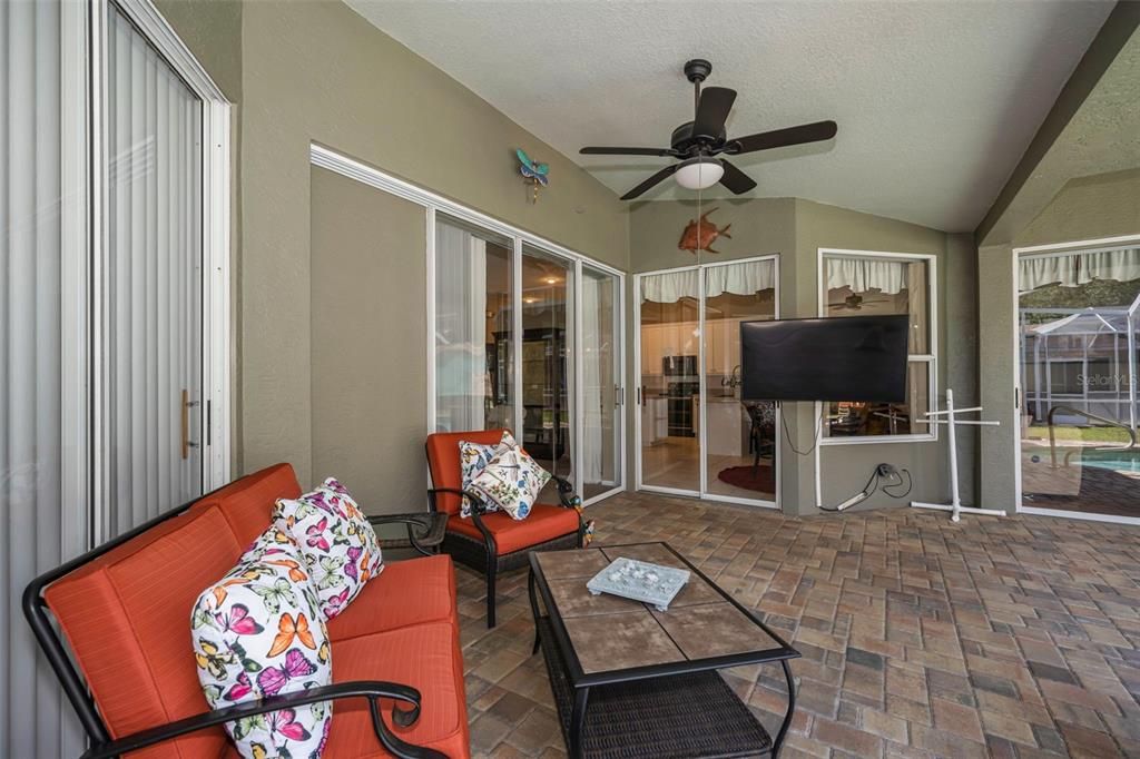 En Venta: $679,900 (5 camas, 3 baños, 2680 Pies cuadrados)