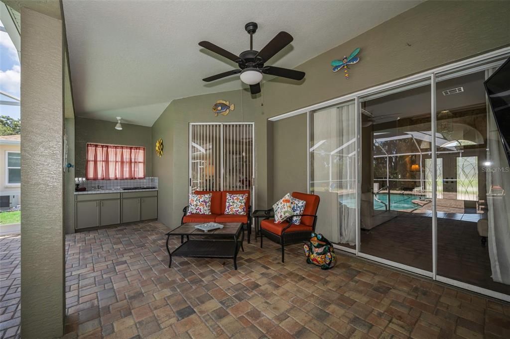 En Venta: $679,900 (5 camas, 3 baños, 2680 Pies cuadrados)