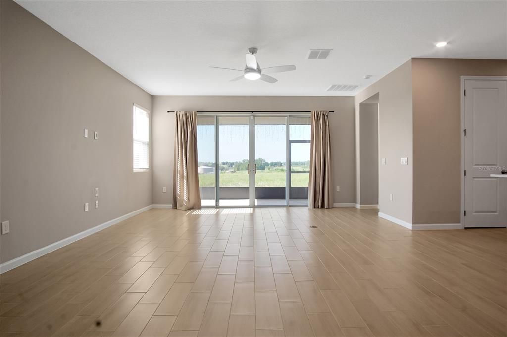 For Rent: $2,300 (4 beds, 3 baths, 2200 Square Feet)