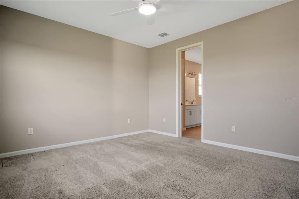 For Rent: $2,300 (4 beds, 3 baths, 2200 Square Feet)