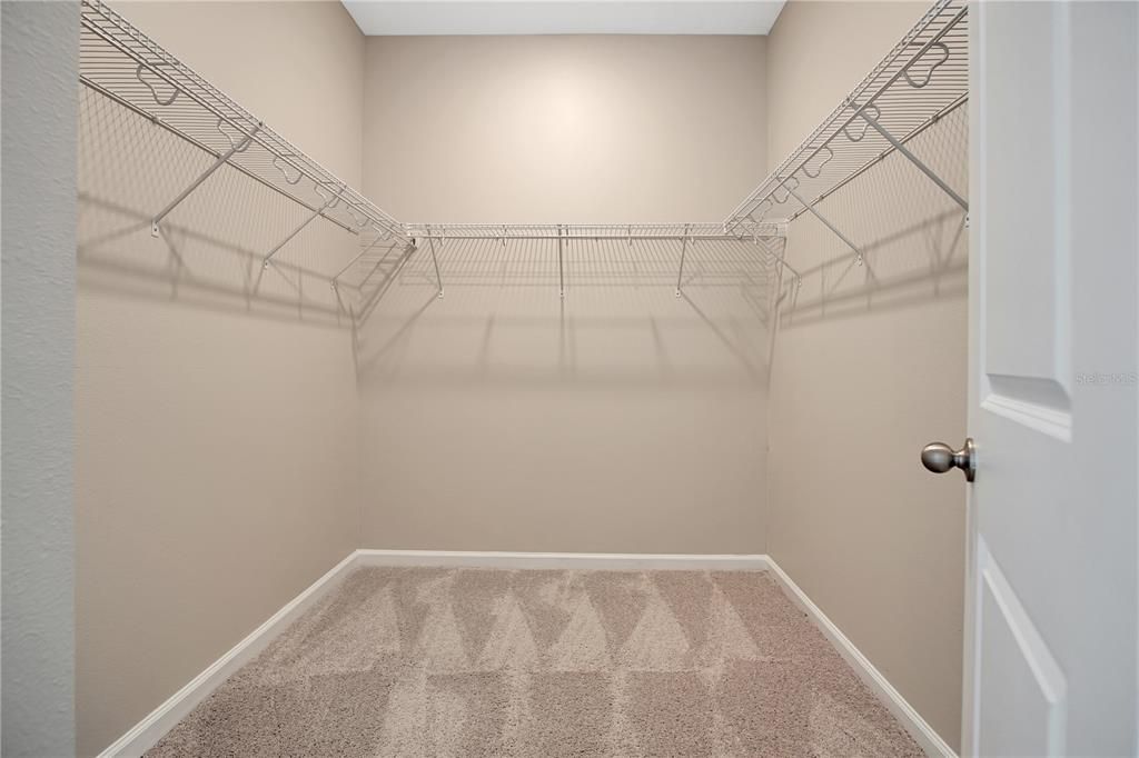 For Rent: $2,300 (4 beds, 3 baths, 2200 Square Feet)