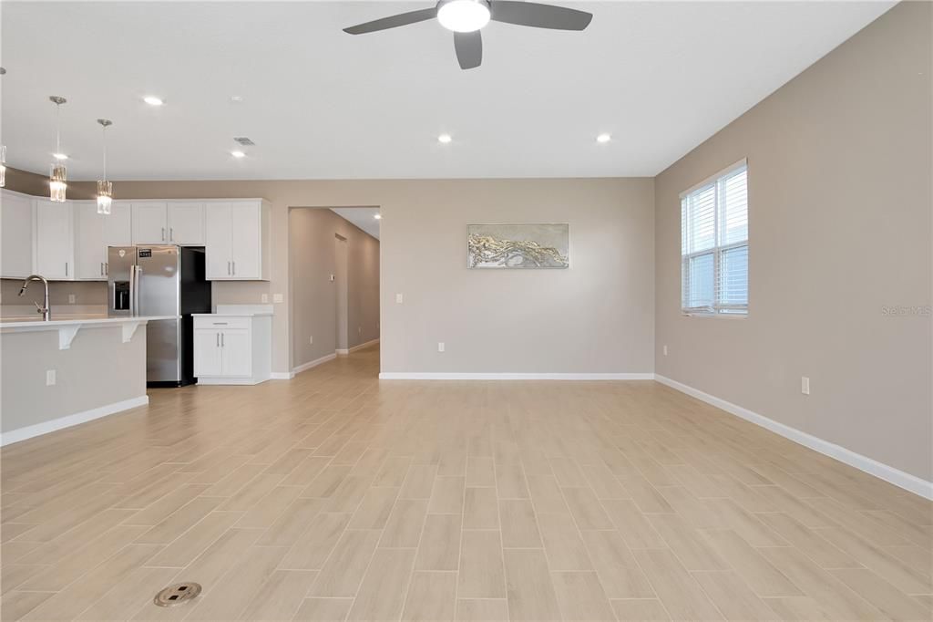 For Rent: $2,300 (4 beds, 3 baths, 2200 Square Feet)