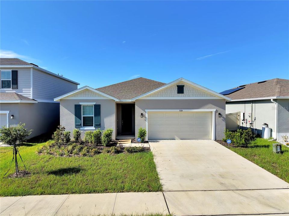 For Rent: $2,300 (4 beds, 3 baths, 2200 Square Feet)