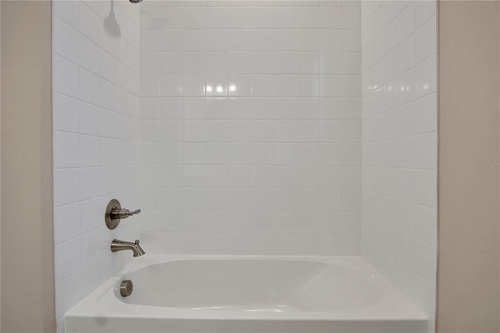 For Rent: $2,300 (4 beds, 3 baths, 2200 Square Feet)