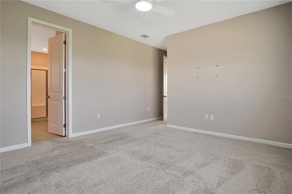 For Rent: $2,300 (4 beds, 3 baths, 2200 Square Feet)