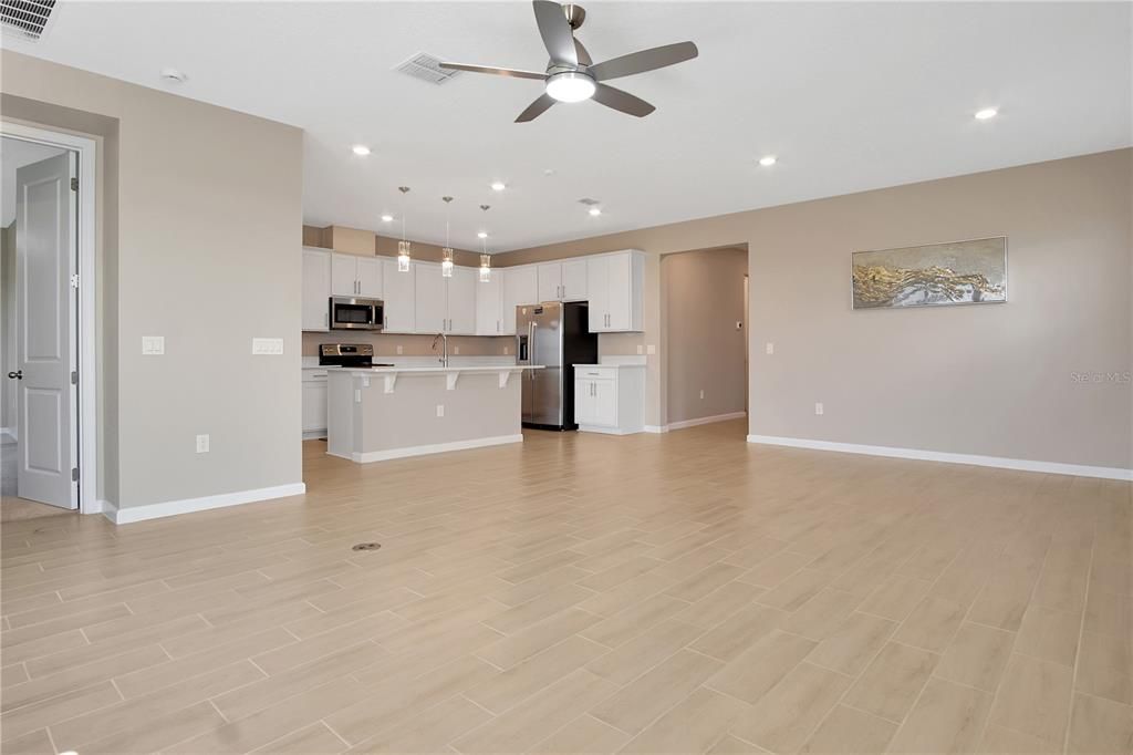 For Rent: $2,300 (4 beds, 3 baths, 2200 Square Feet)
