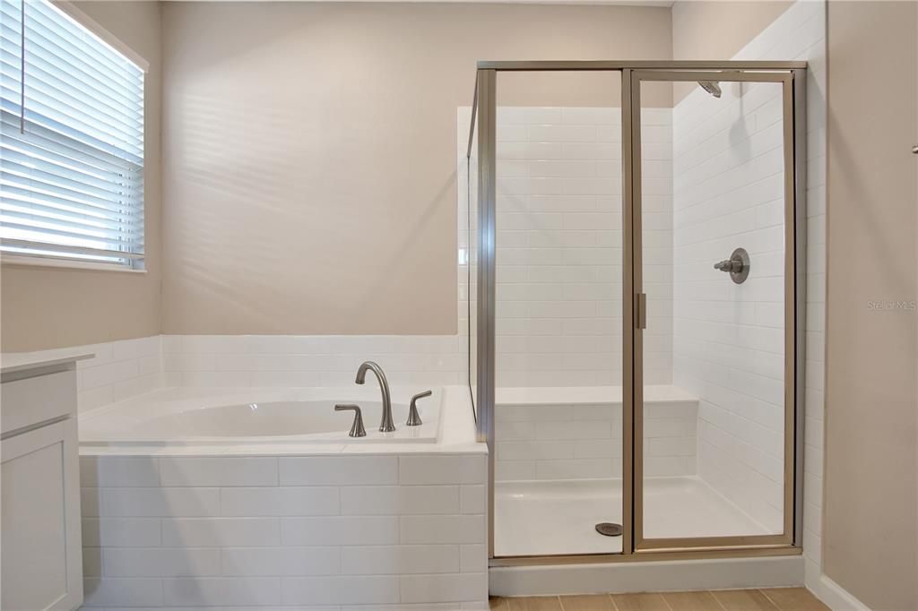 For Rent: $2,300 (4 beds, 3 baths, 2200 Square Feet)