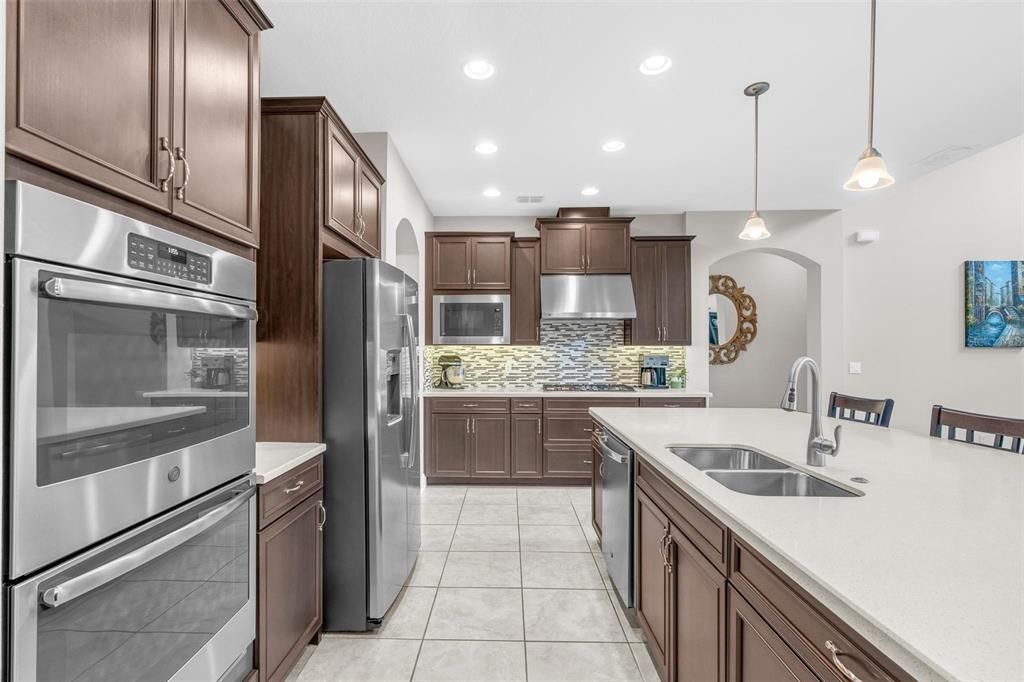 For Sale: $1,099,000 (6 beds, 5 baths, 4741 Square Feet)