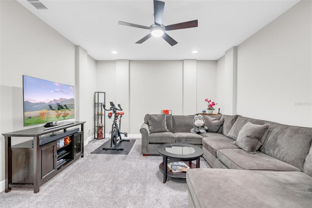 For Sale: $1,099,000 (6 beds, 5 baths, 4741 Square Feet)