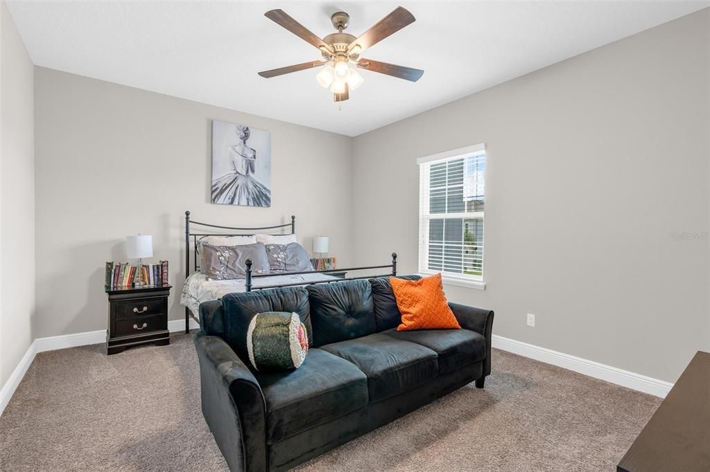 For Sale: $1,099,000 (6 beds, 5 baths, 4741 Square Feet)