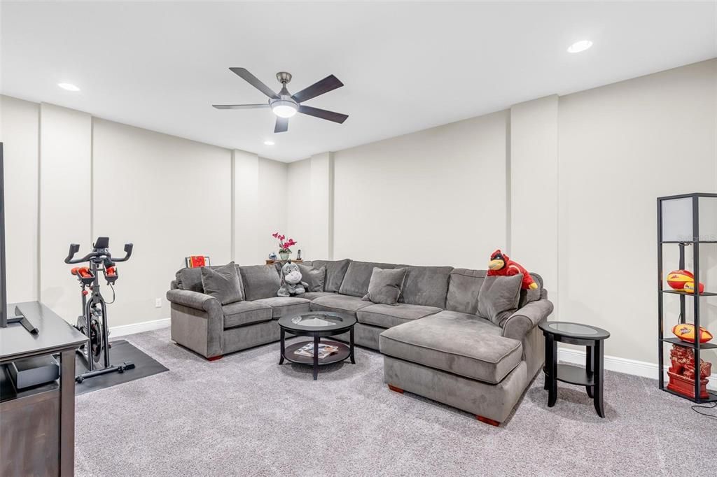 For Sale: $1,099,000 (6 beds, 5 baths, 4741 Square Feet)