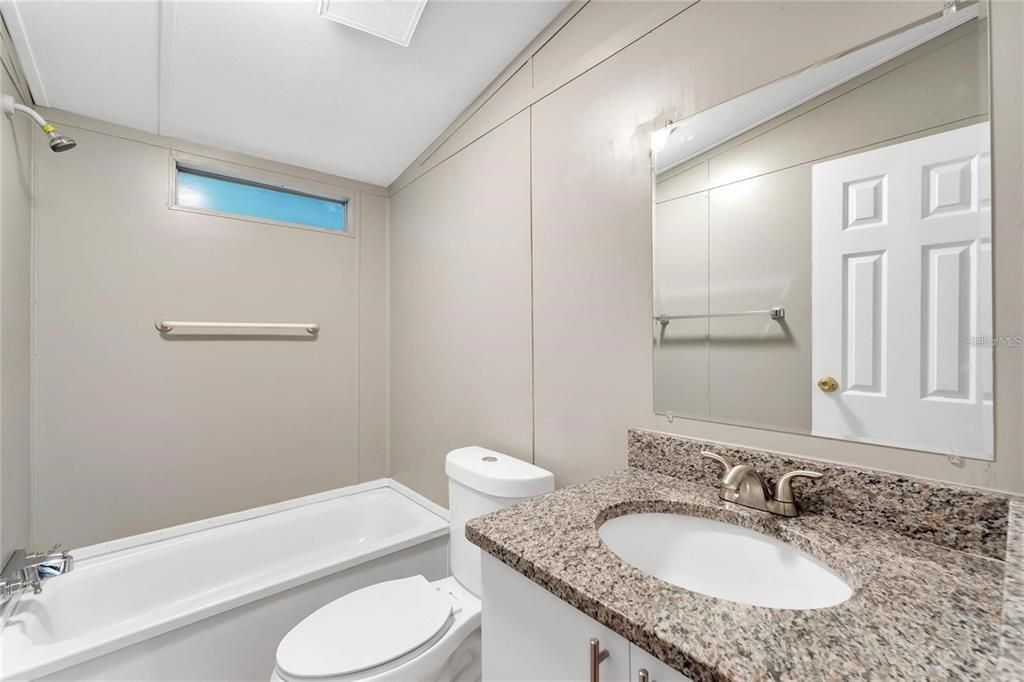 На продажу: $359,900 (3 спален, 2 ванн, 960 Квадратных фут)
